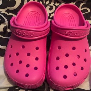 New never worn electric pink CROCS size 8 women.